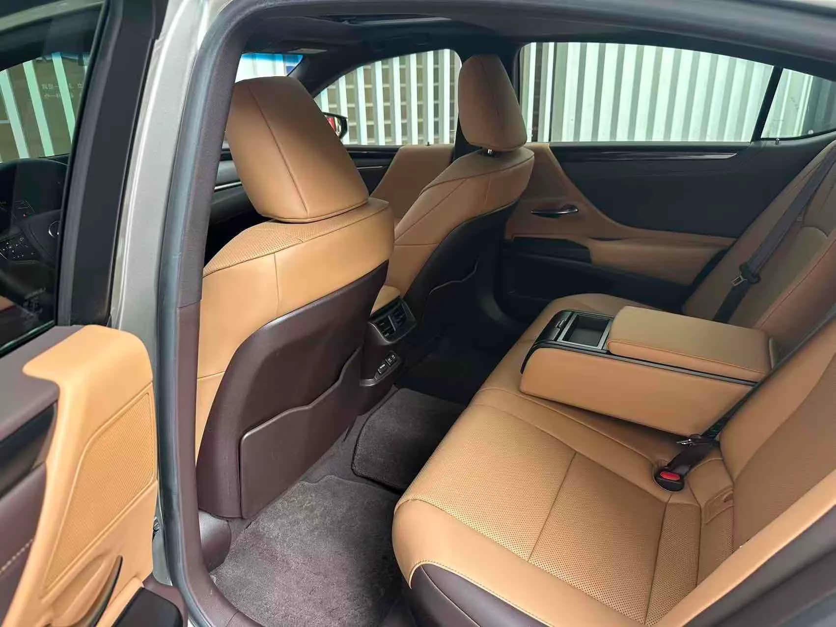 Lexus NX 2018 4