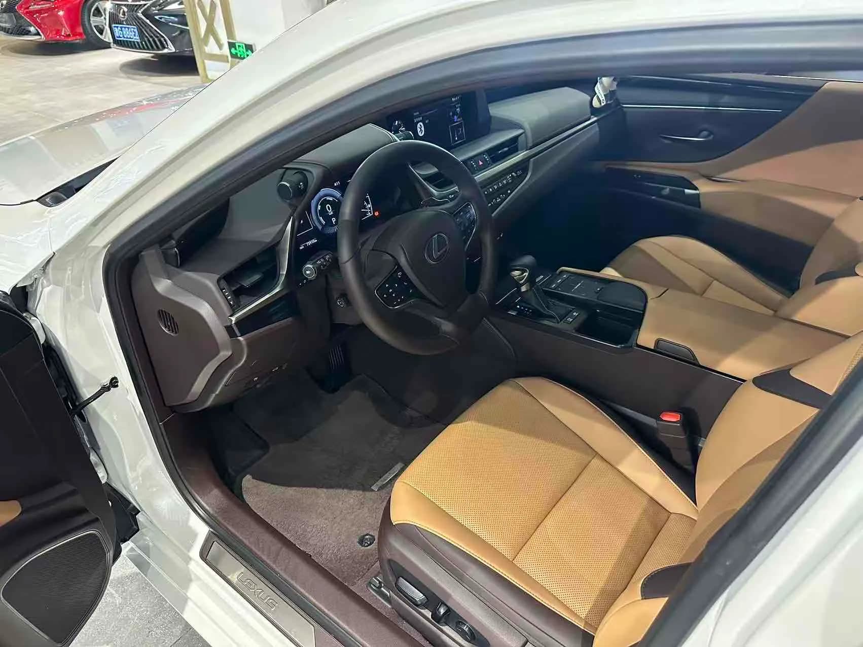 Lexus RX 2020 3