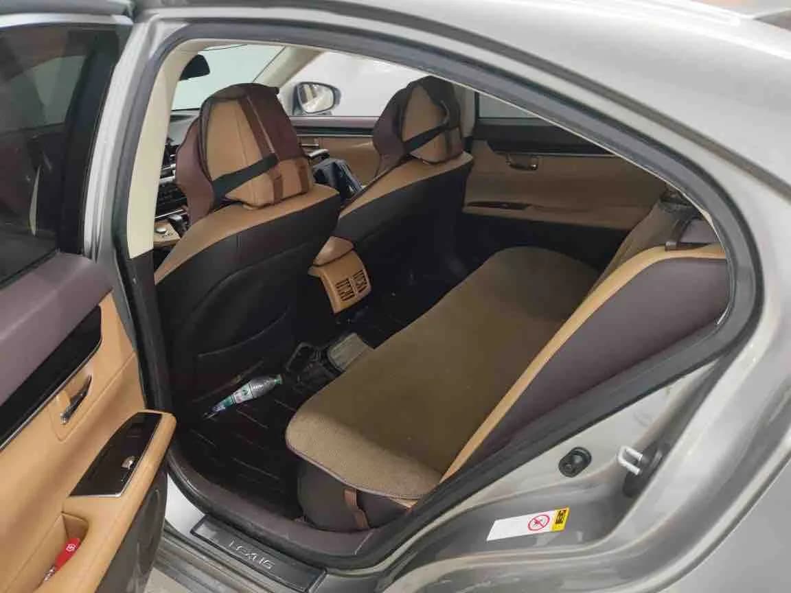 Lexus ES 2017 4