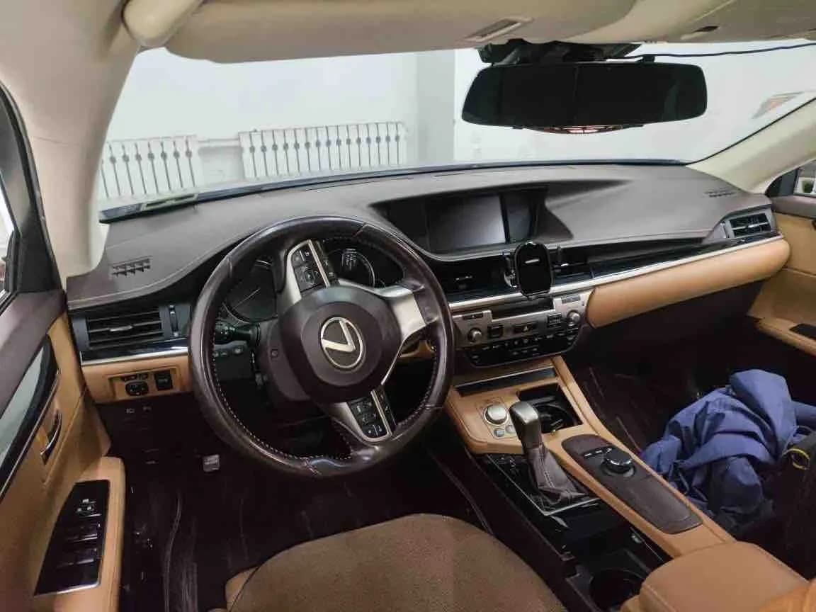 Lexus ES 2017 5