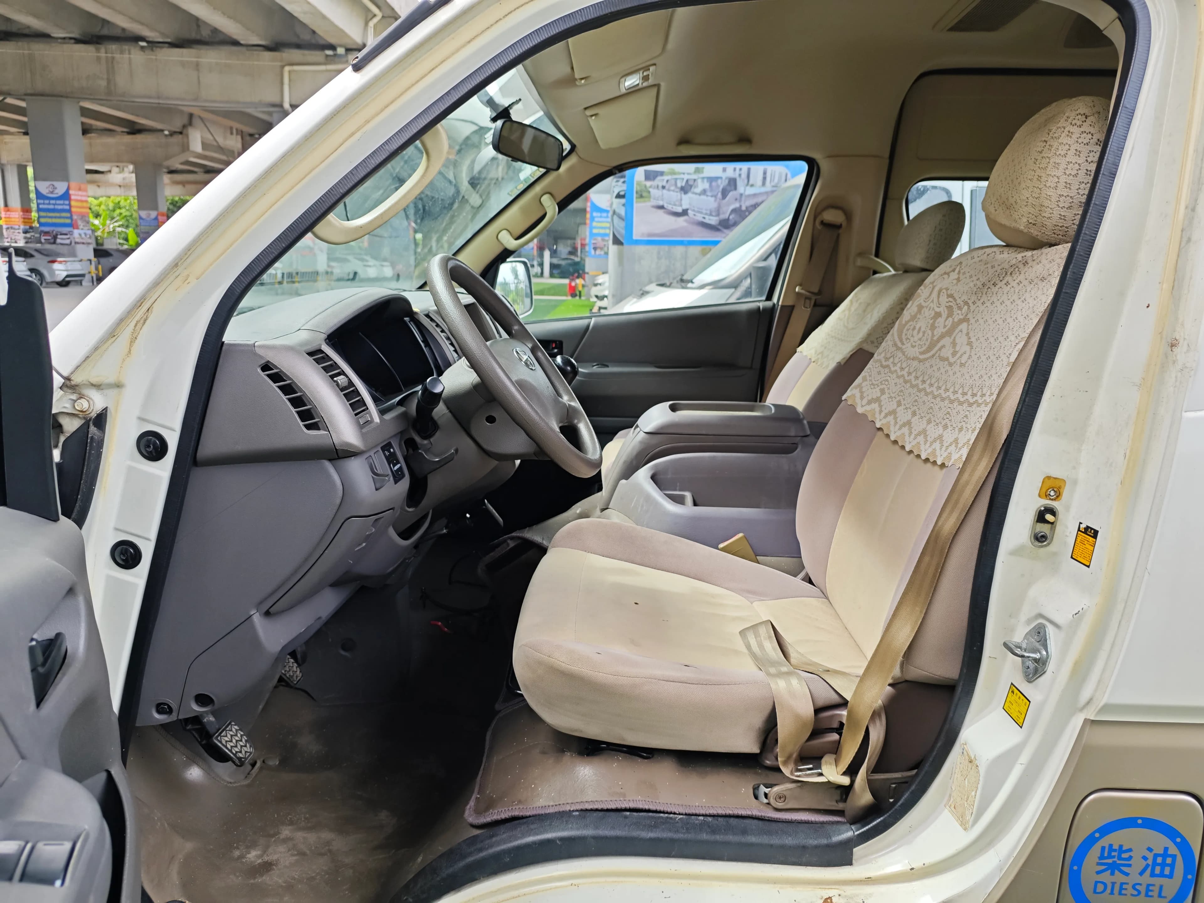 Dama Kowloon Sealion Minibus 4