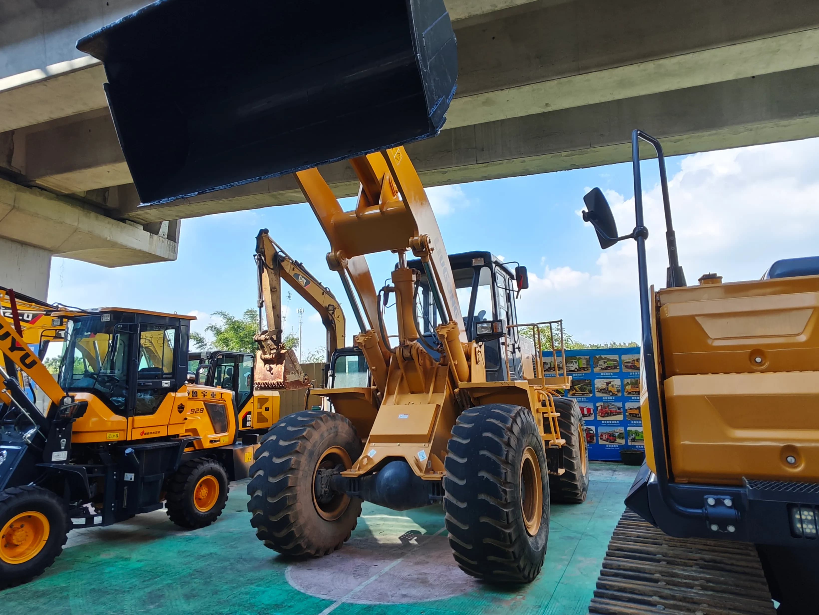 LiuGong ZL50CN Loader 3