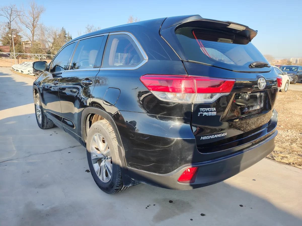 Toyota 2018 2.0T 5 V 4