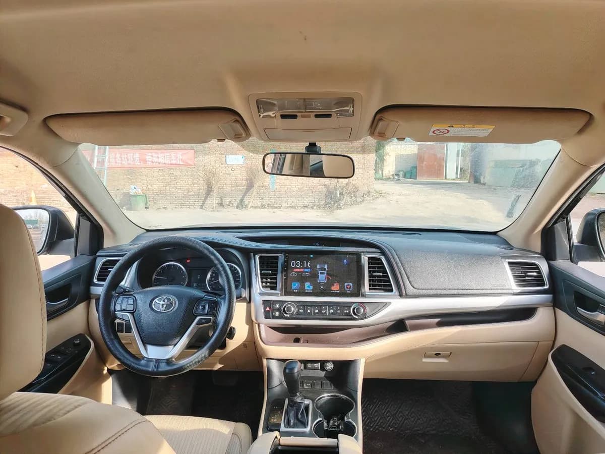 Toyota 2018 2.0T 5 V 8