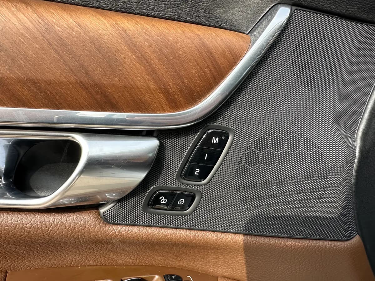 Volvo S90 2019 T4 10