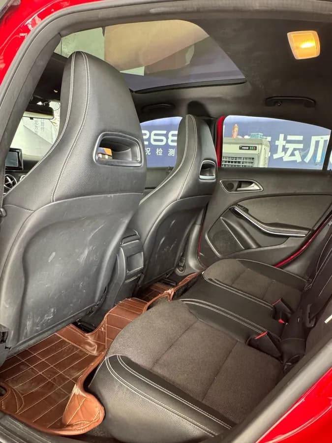 Mercedes-Benz A ( ) 2013 A 180 8