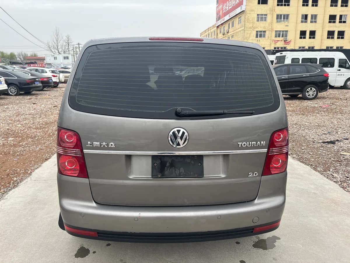 Volkswagen 2008 2.0L 5 5