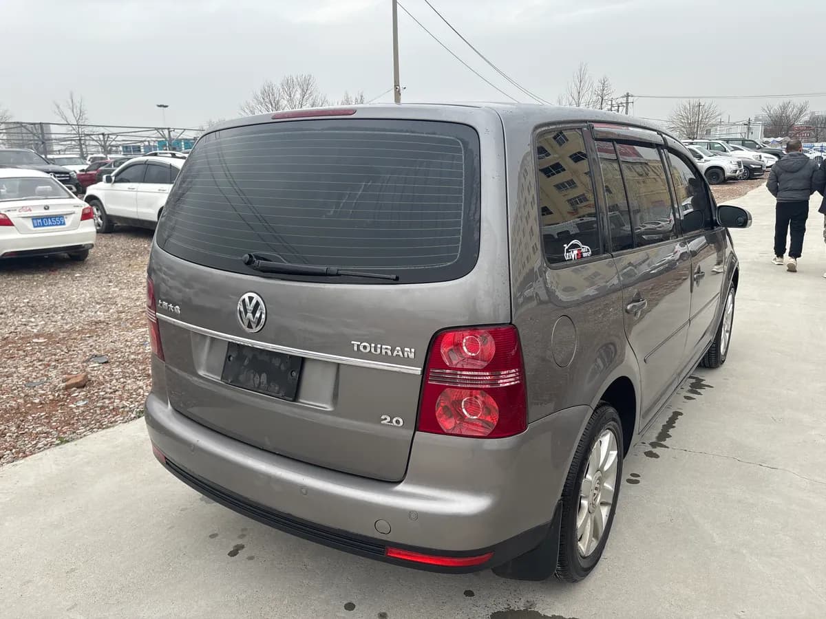 Volkswagen 2008 2.0L 5 6