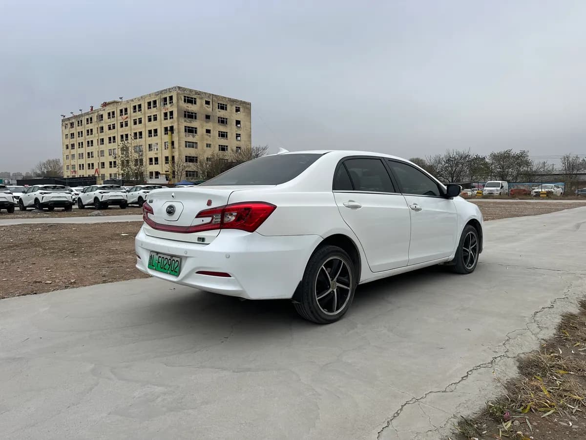 BYD 2015 1.5T 4