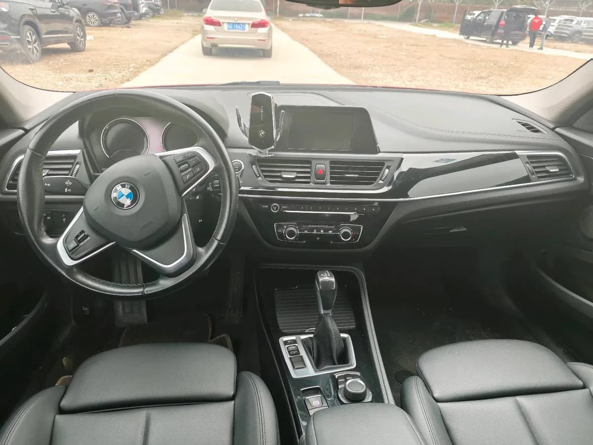 BMW 1 2017 118i 6