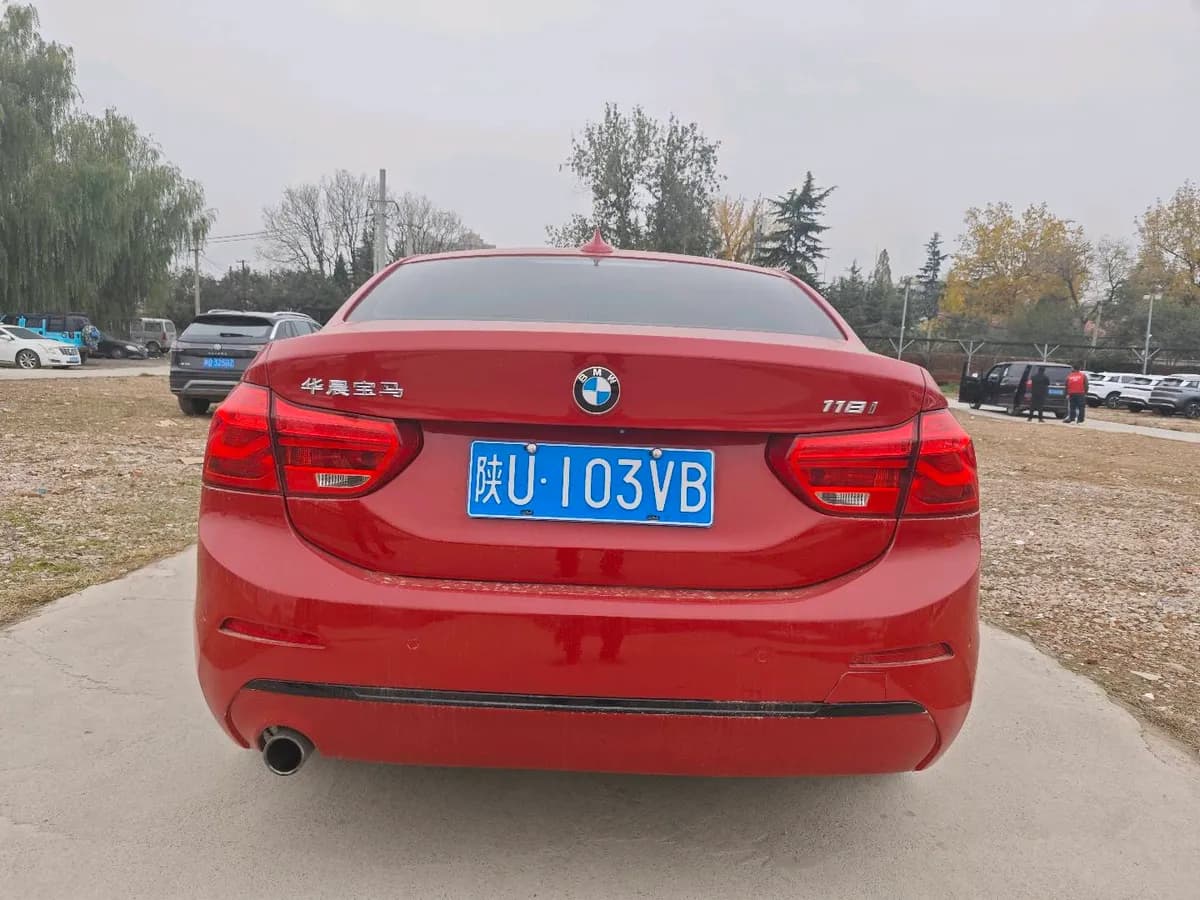 BMW 1 2017 118i 8