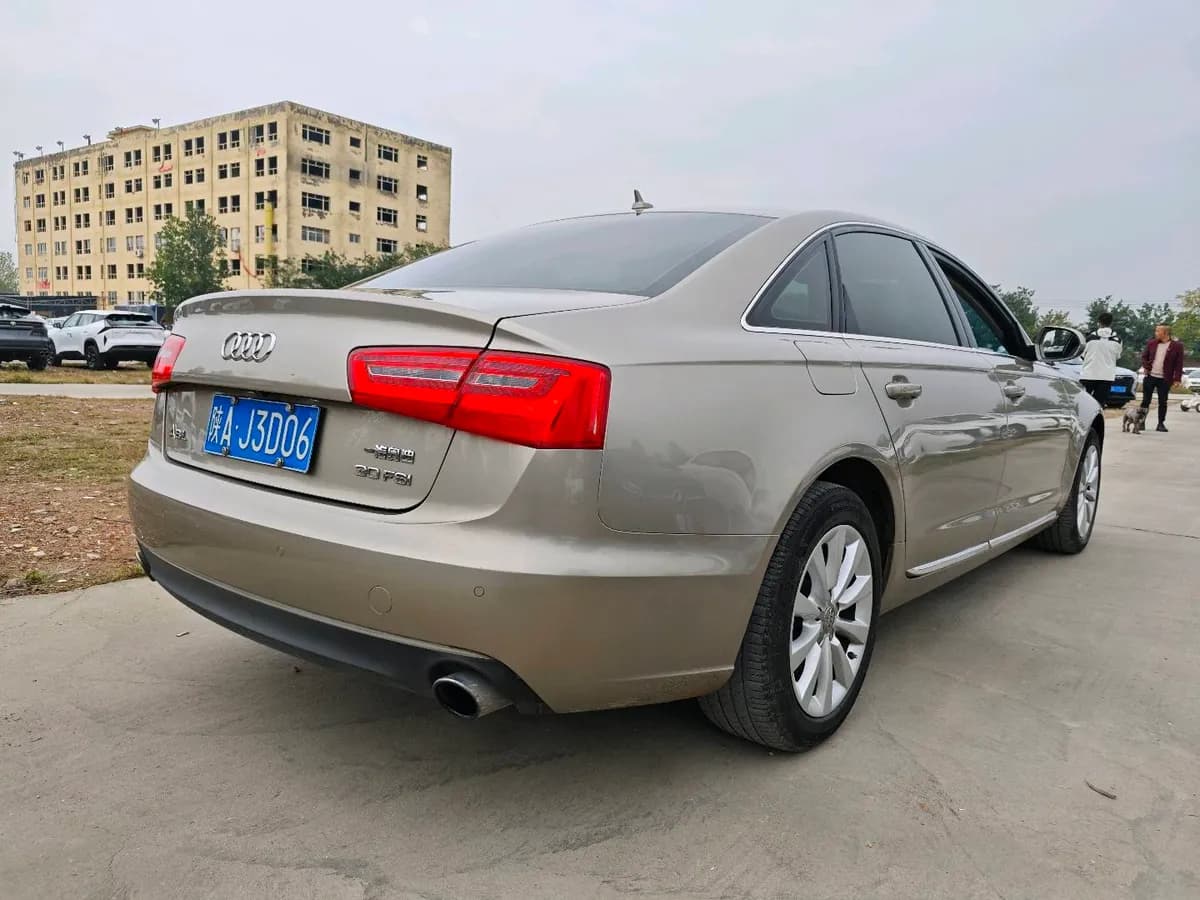 Audi A6L 2014 30 FSI 8