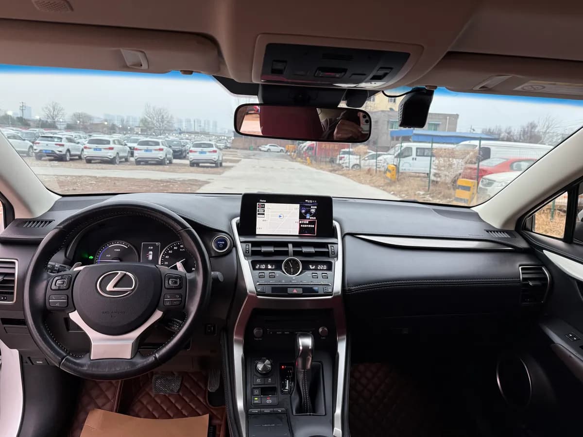 Lexus NX 2018 300h V 8
