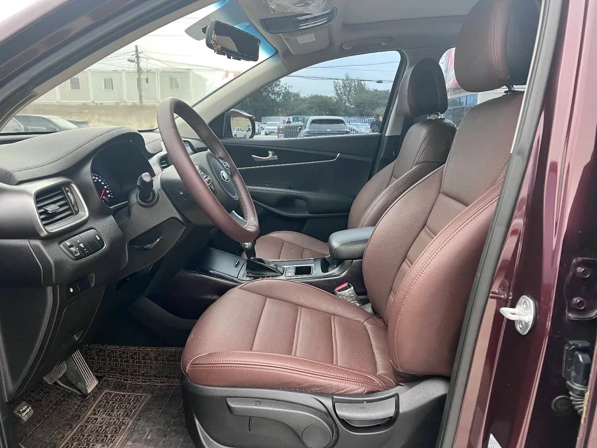 Kia 2015 L 2.4L 4WD 7 V 6