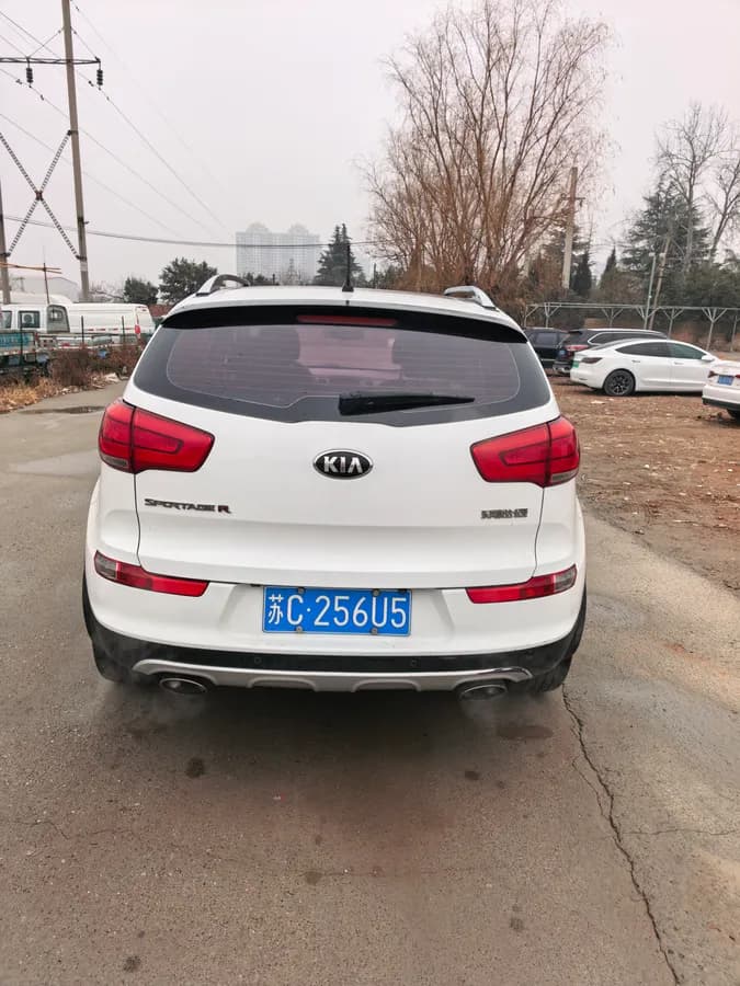 Kia 2016 2.0L DLX 9