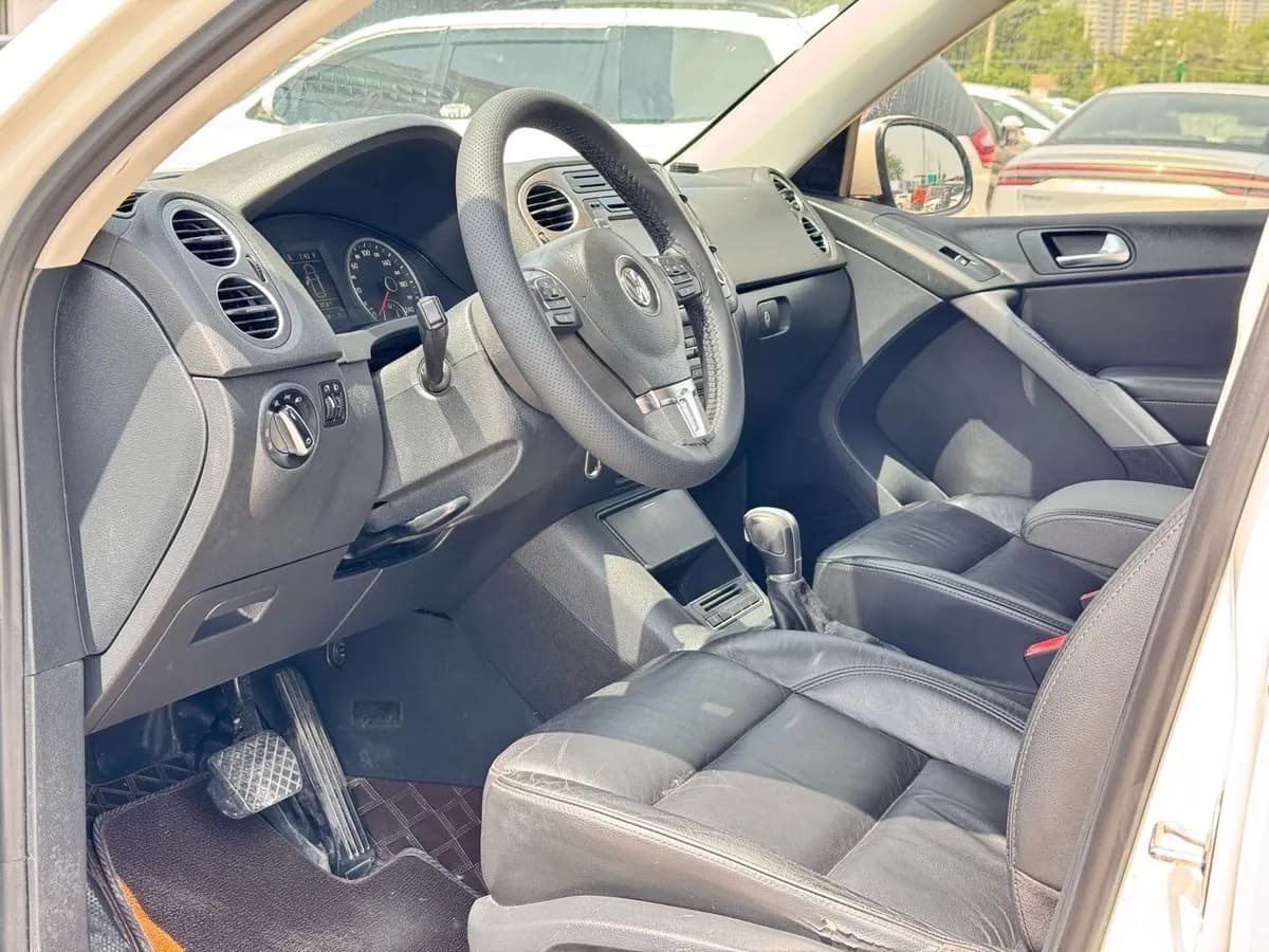 Volkswagen 2012 1.8TSI 3