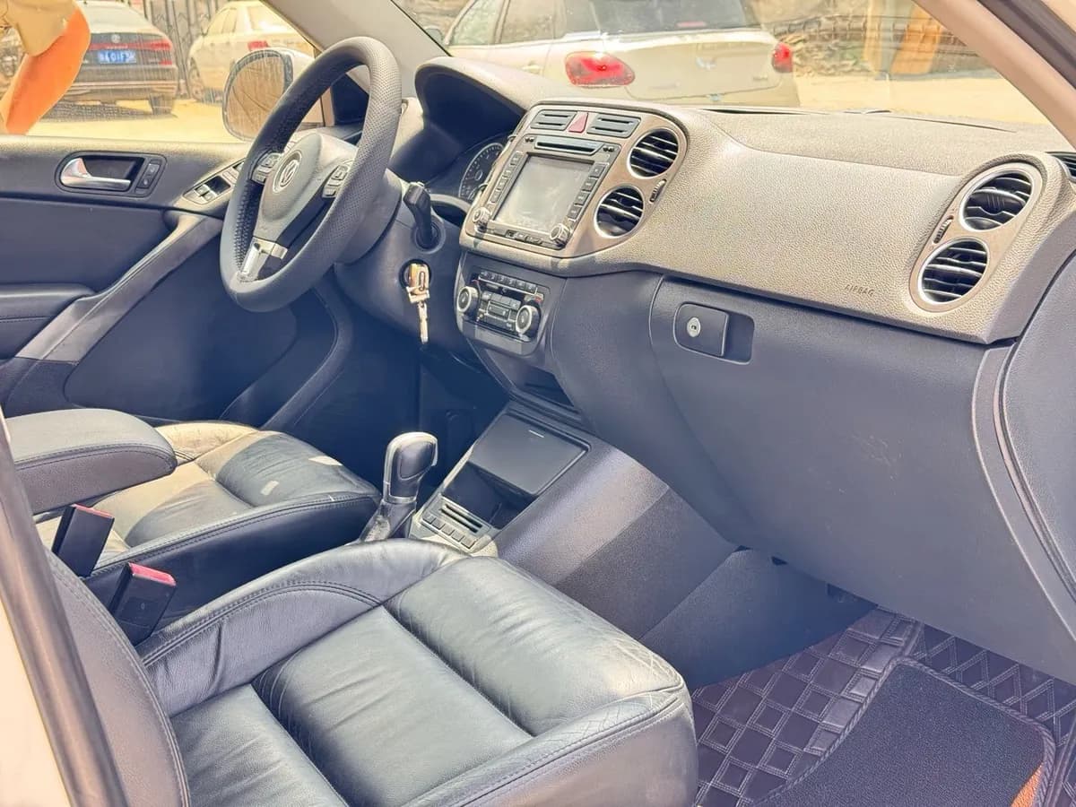 Volkswagen 2012 1.8TSI 5