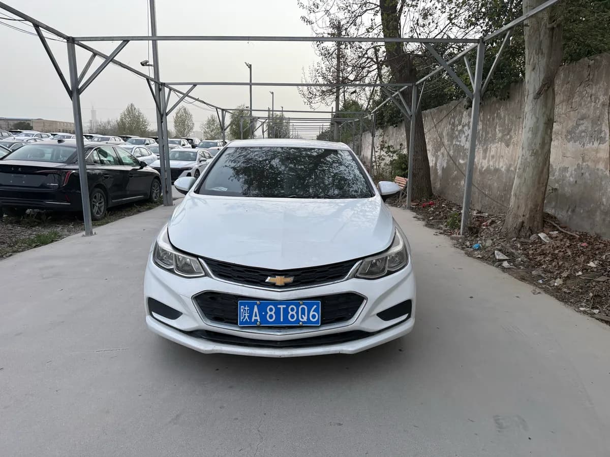 Chevrolet 2018 320 2