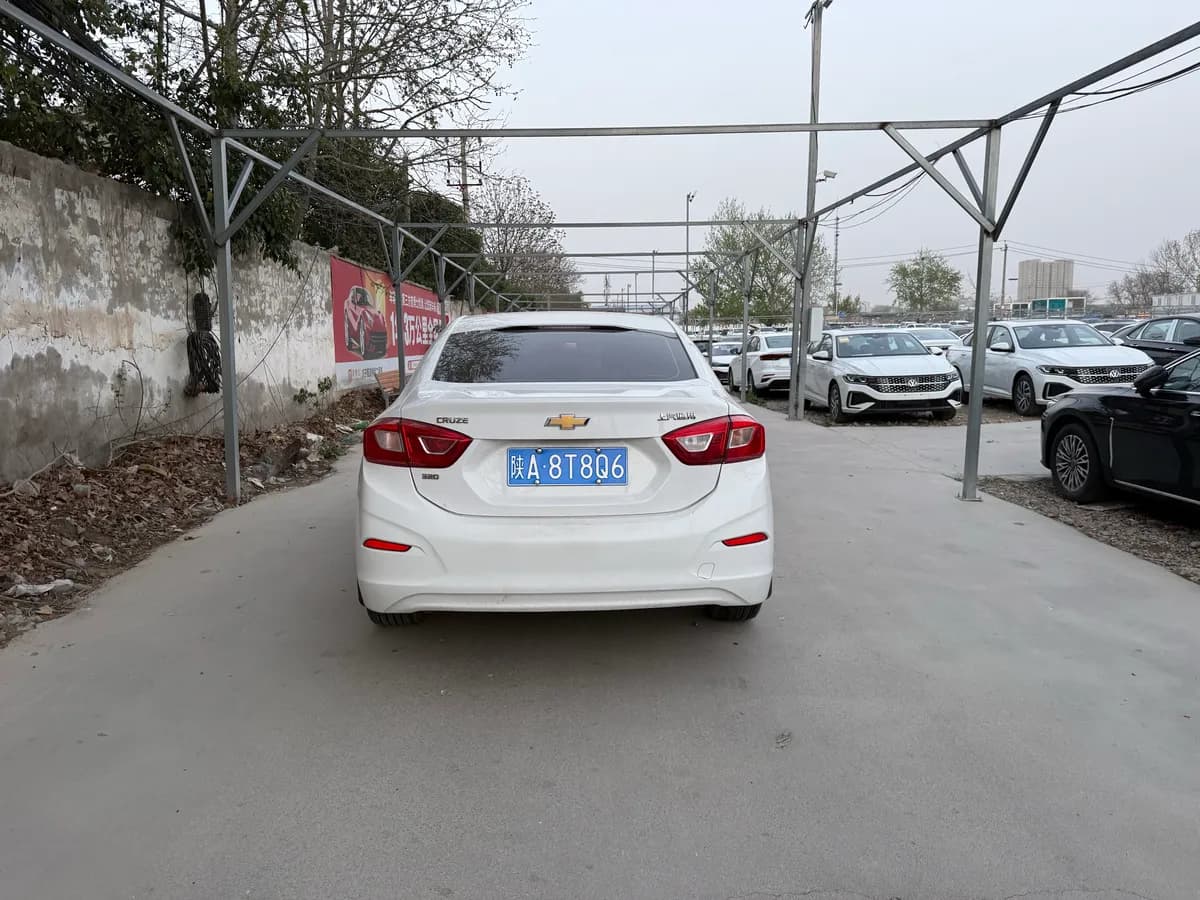 Chevrolet 2018 320 4