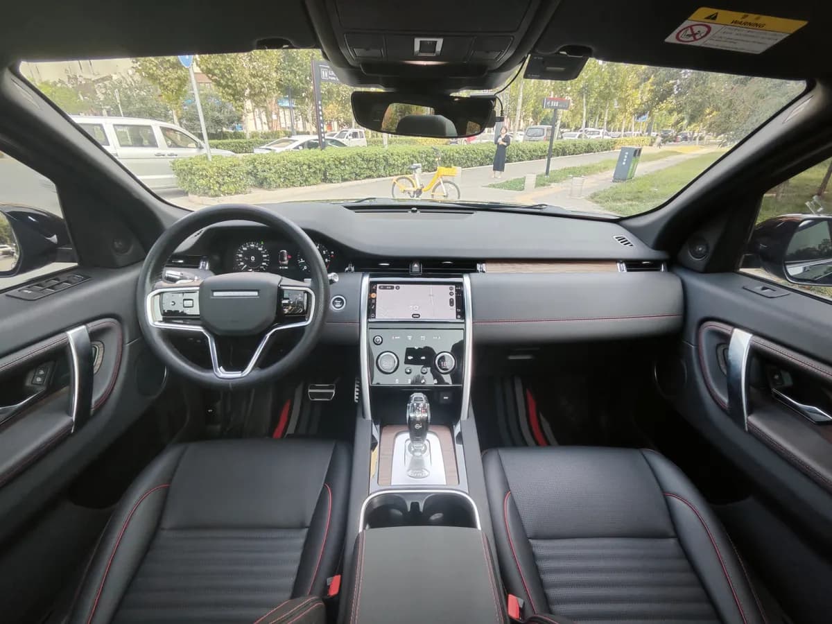 Land Rover 2022 249PS R-Dynamic S 5 4