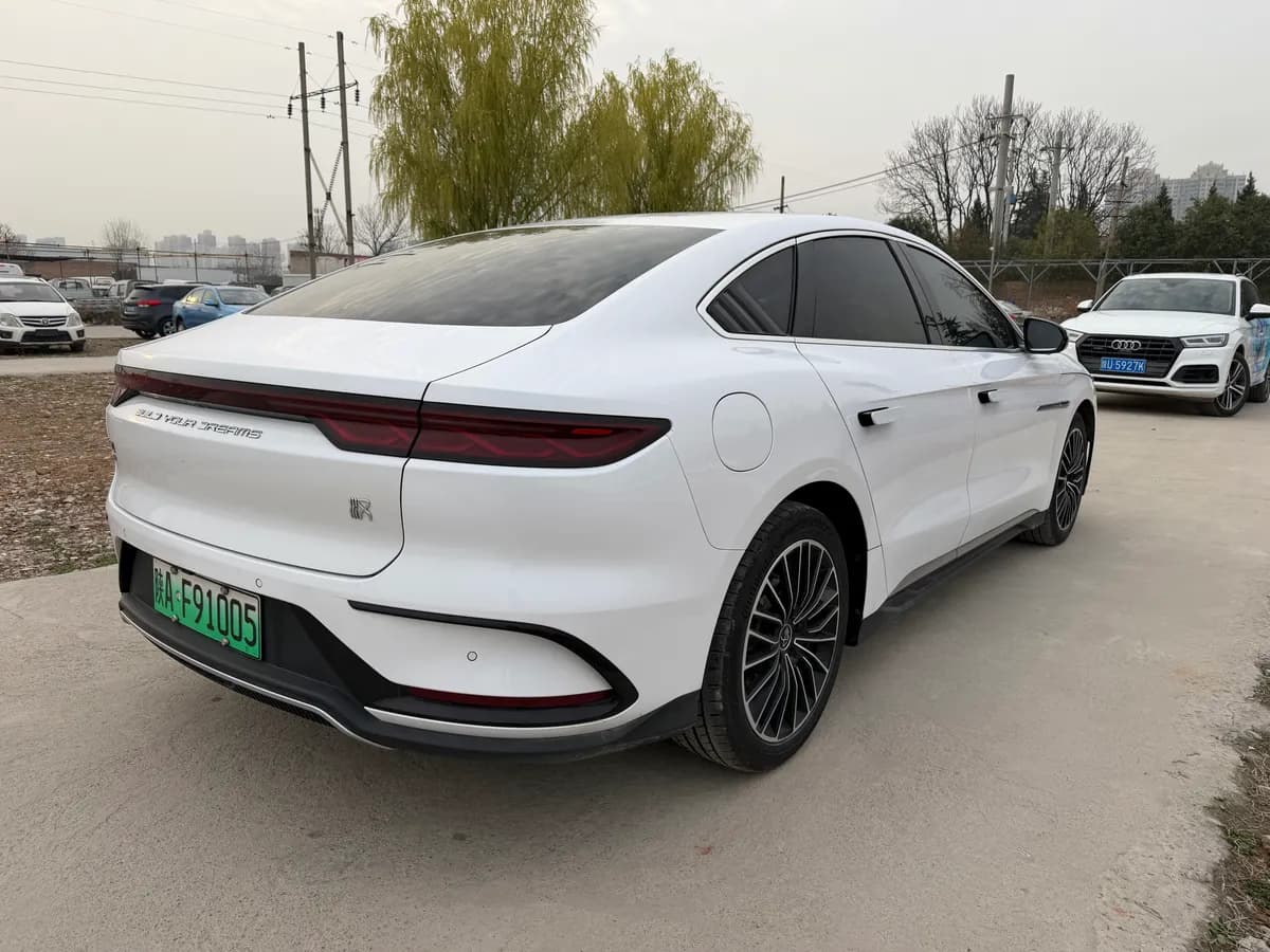 BYD 2022 DM-i 121KM 4
