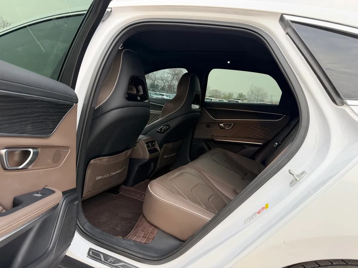 BYD 2022 DM-i 121KM 8