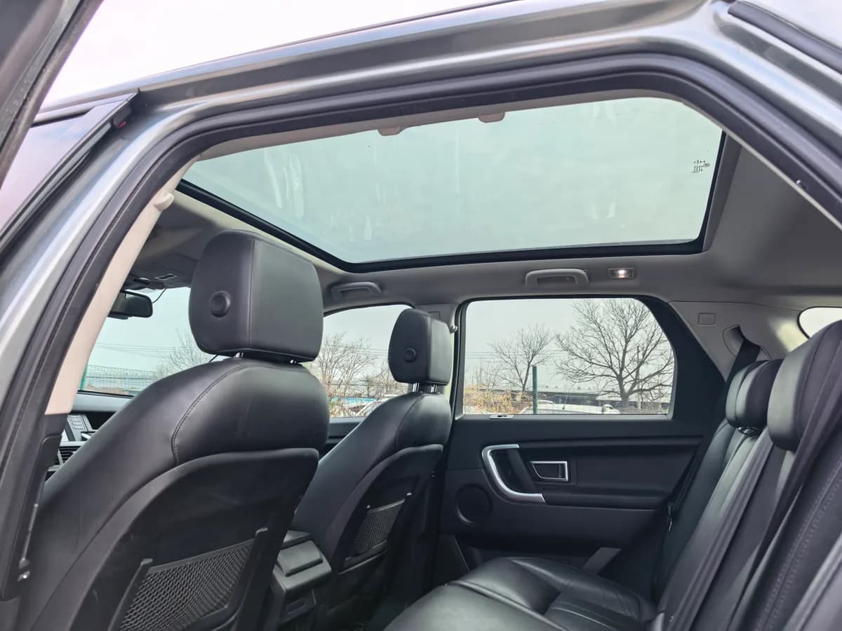 Land Rover 2019 240PS SE V 6