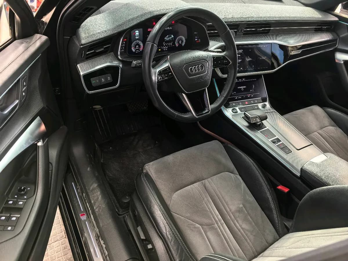 Audi A6L 2022 40 TFSI 4