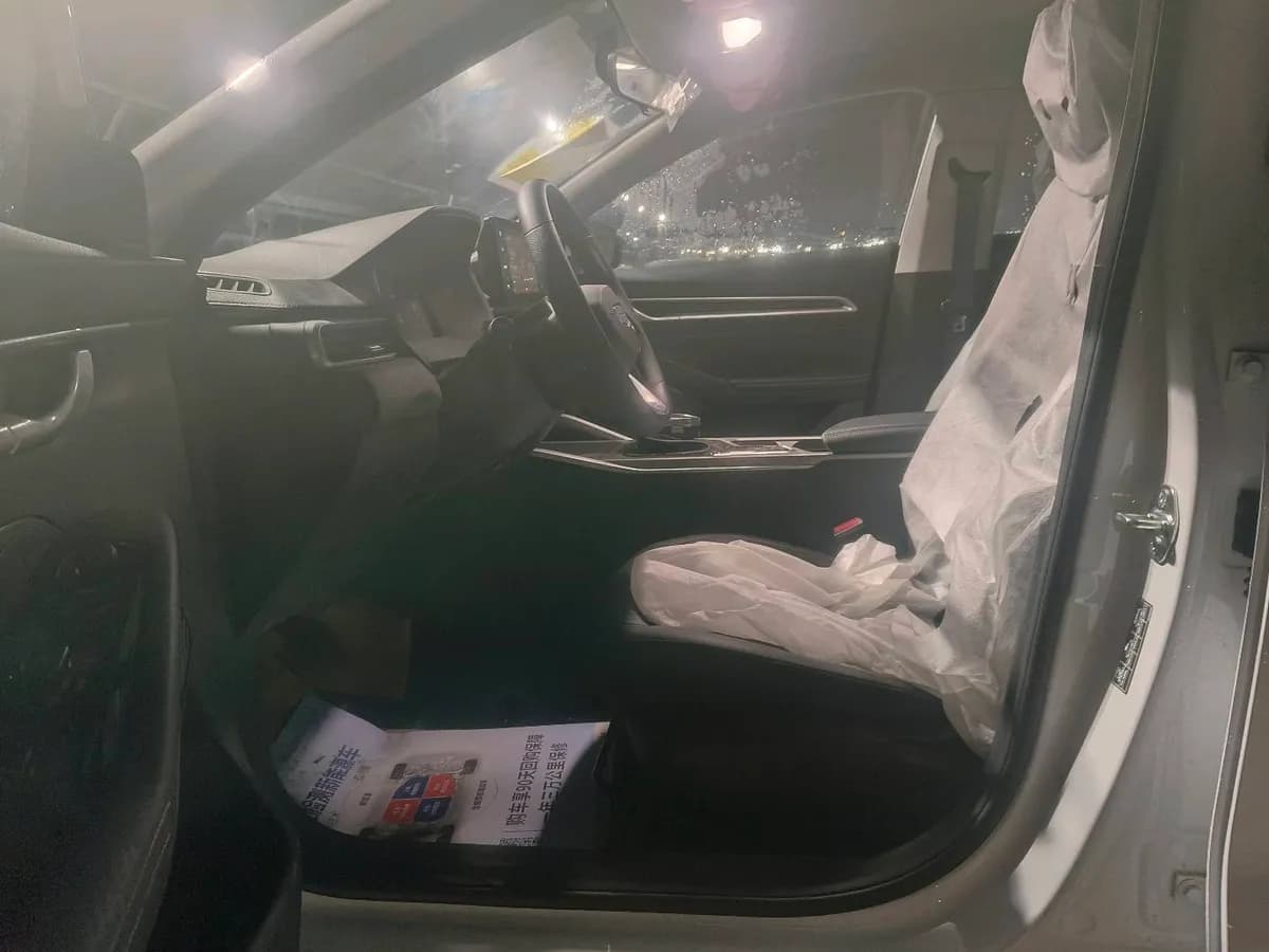 Geely 2025 4 1.5L CVT 3