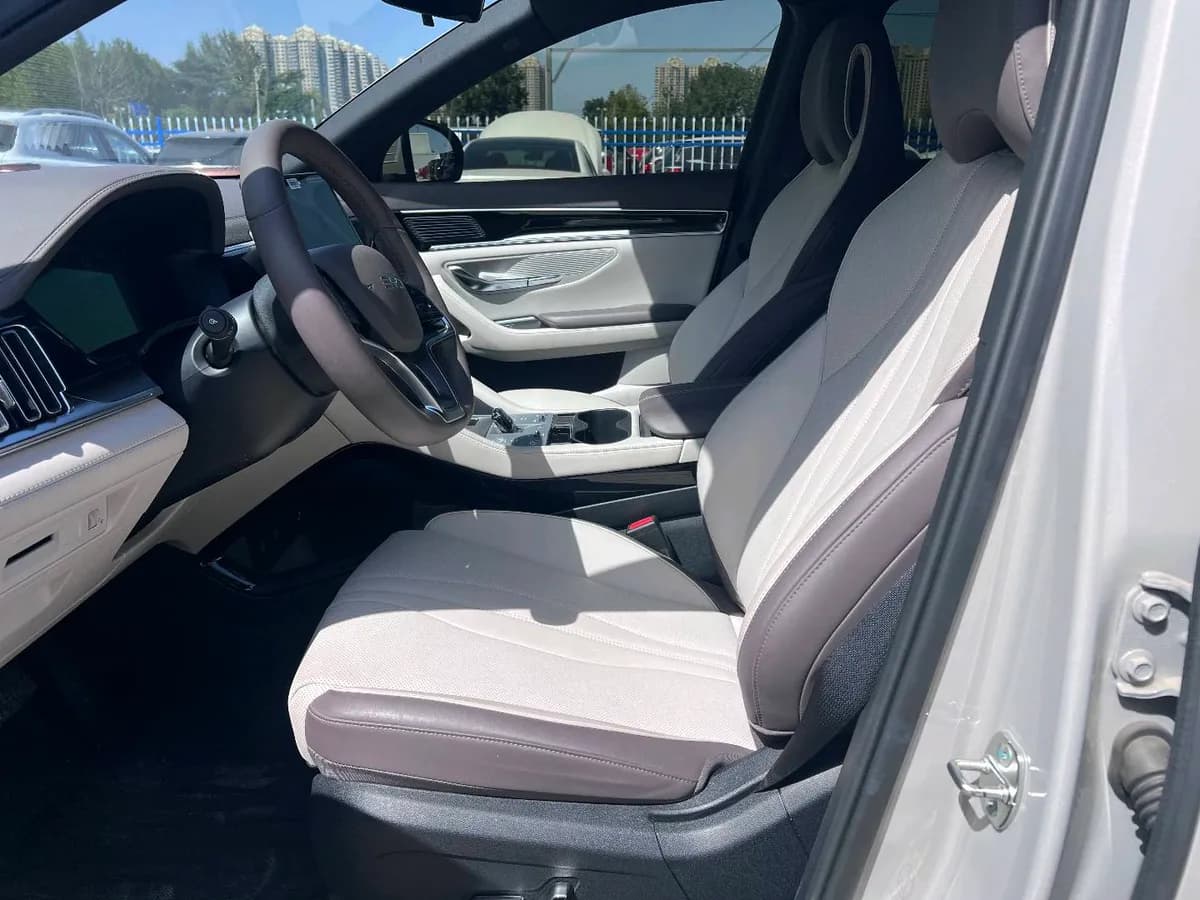BYD PLUS 2025 DM-i 112KM 4