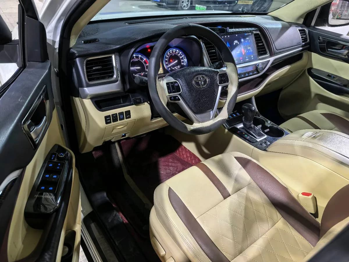 Toyota 2017 2.0T 7 4