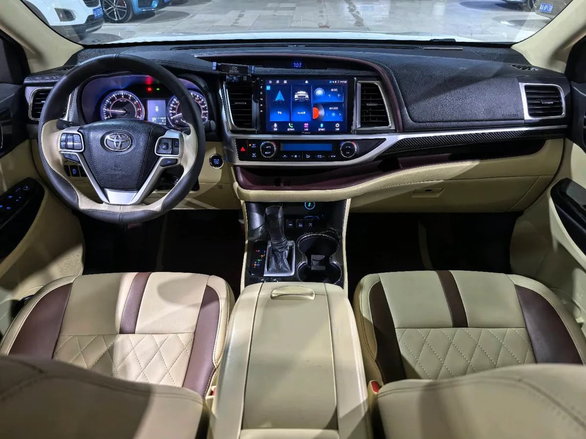 Toyota 2017 2.0T 7 5