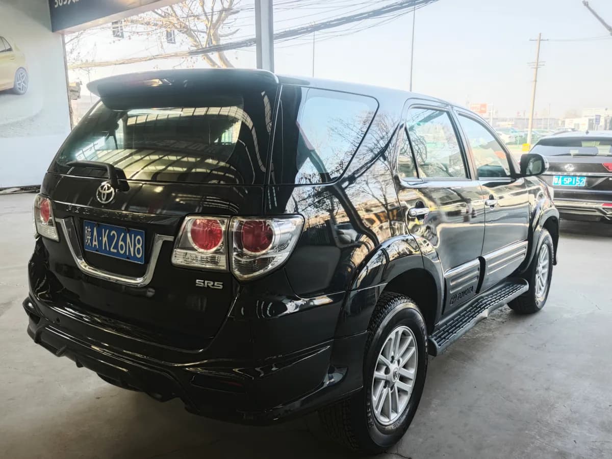 Toyota Fortuner ( ) 2016 2.7L 7