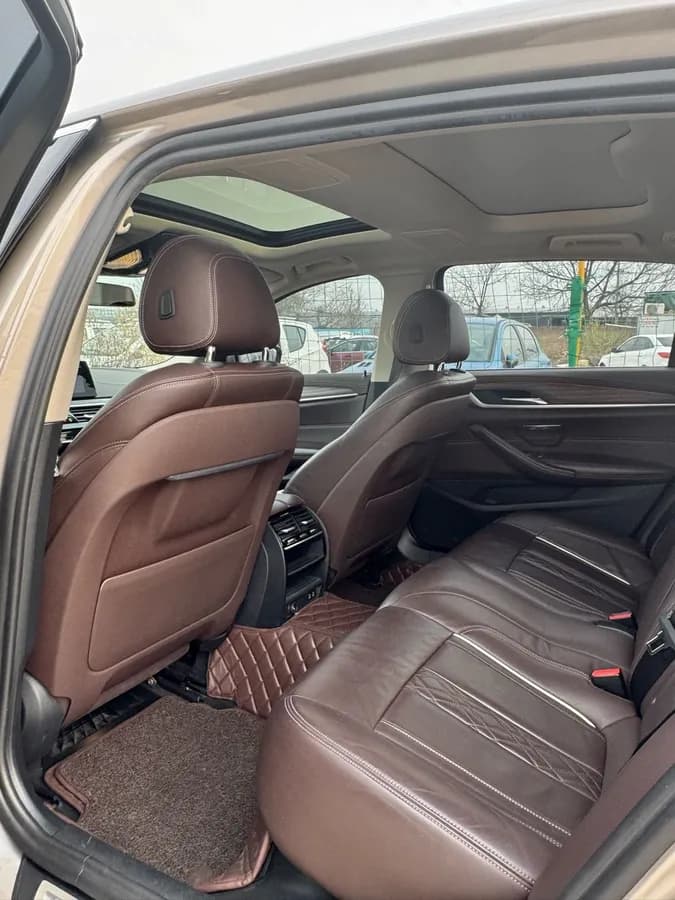 BMW 5 2020 530Le 8