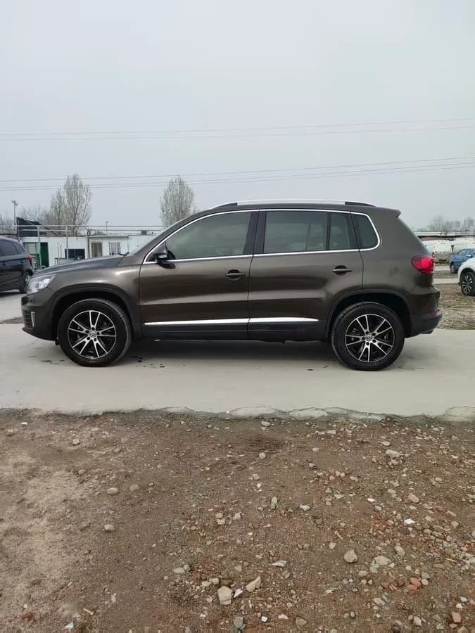 Volkswagen 2016 300TSI 3