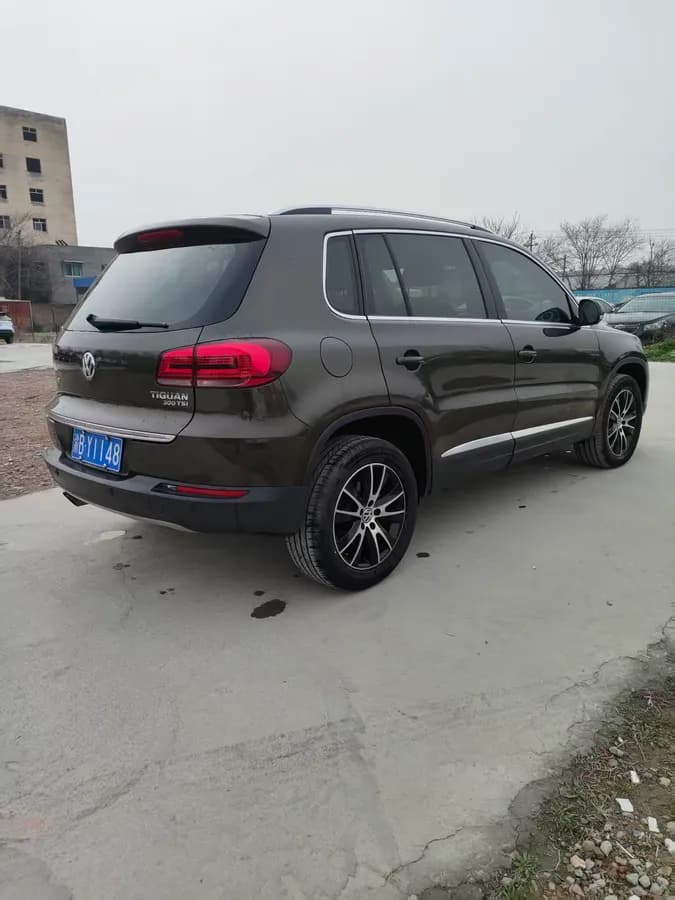 Volkswagen 2016 300TSI 6