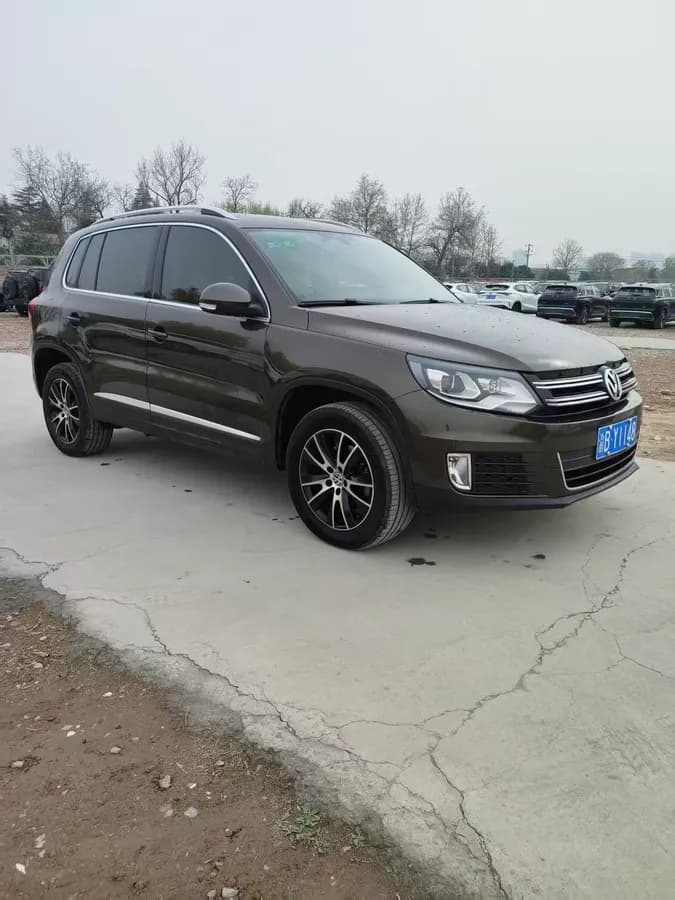 Volkswagen 2016 300TSI 8