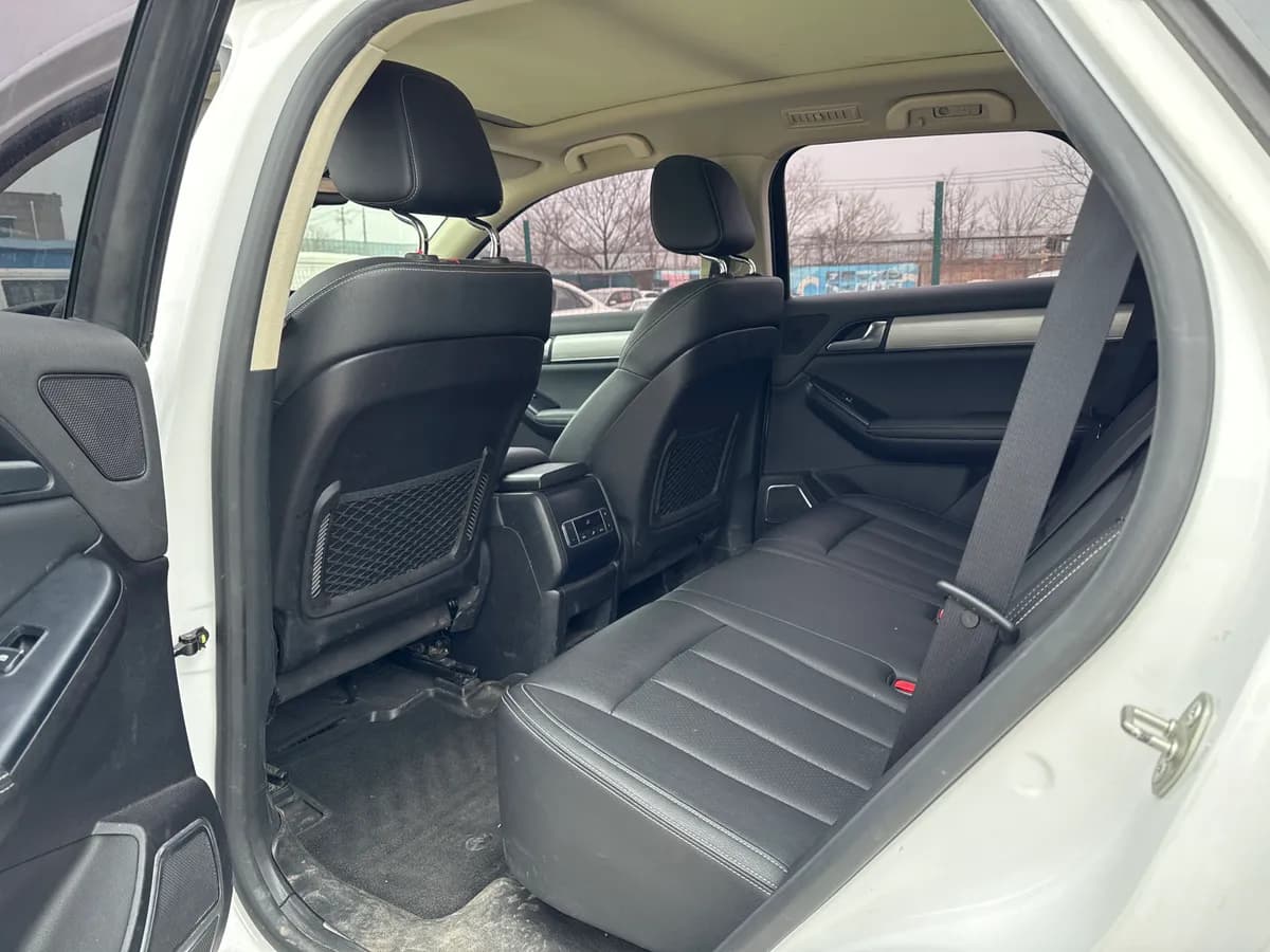 BYD 2018 2.0T 7 V 4