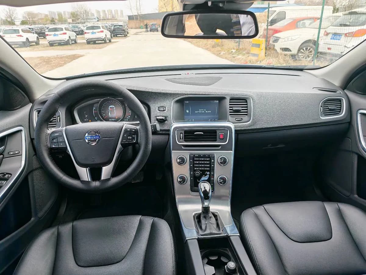 Volvo S60 2016 S60L T4 9