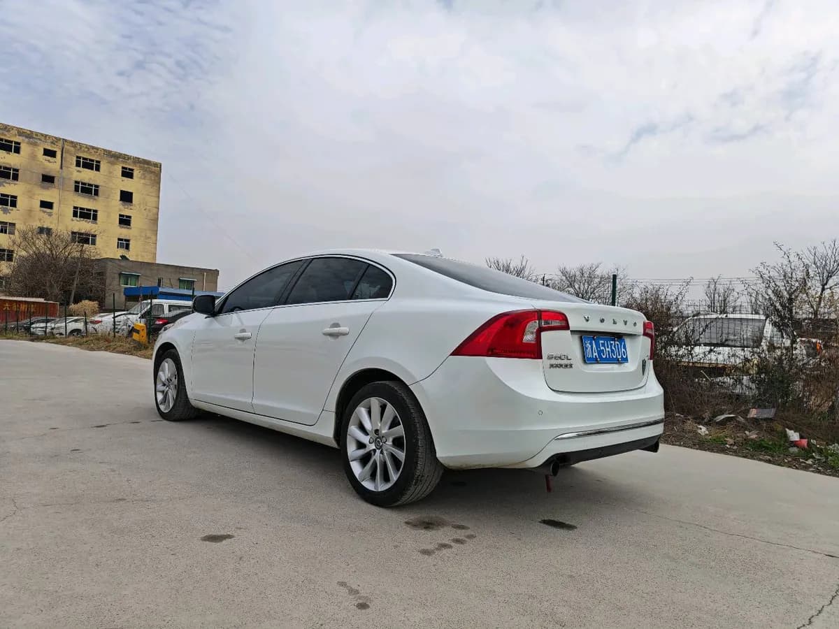 Volvo S60 2016 S60L T4 10