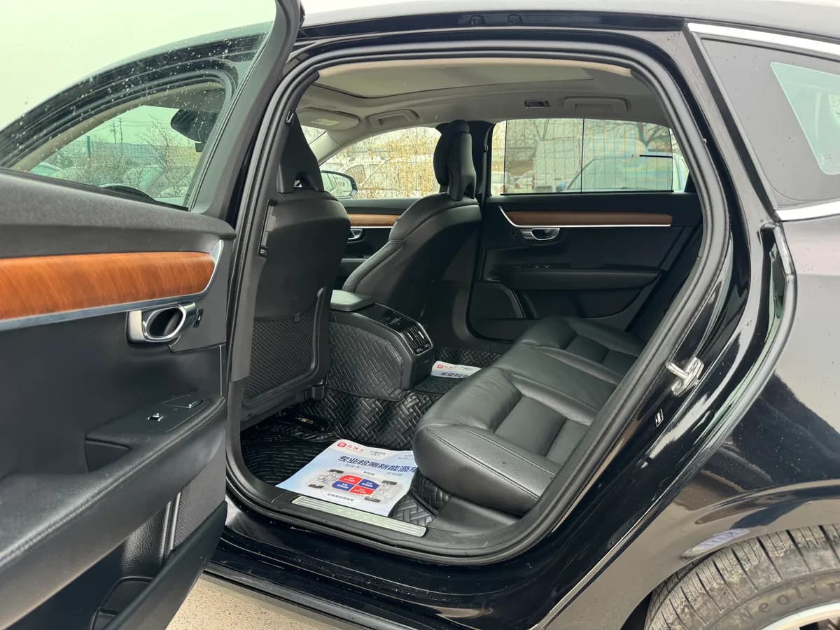 Volvo S90 2017 T5 4
