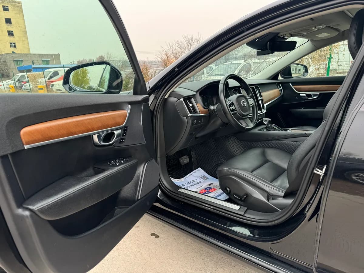 Volvo S90 2017 T5 7