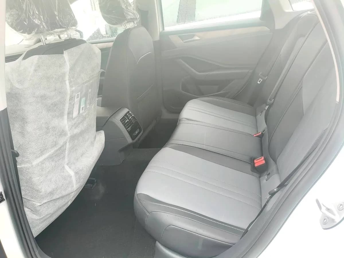 Volkswagen 2026 300TSI DSG 3