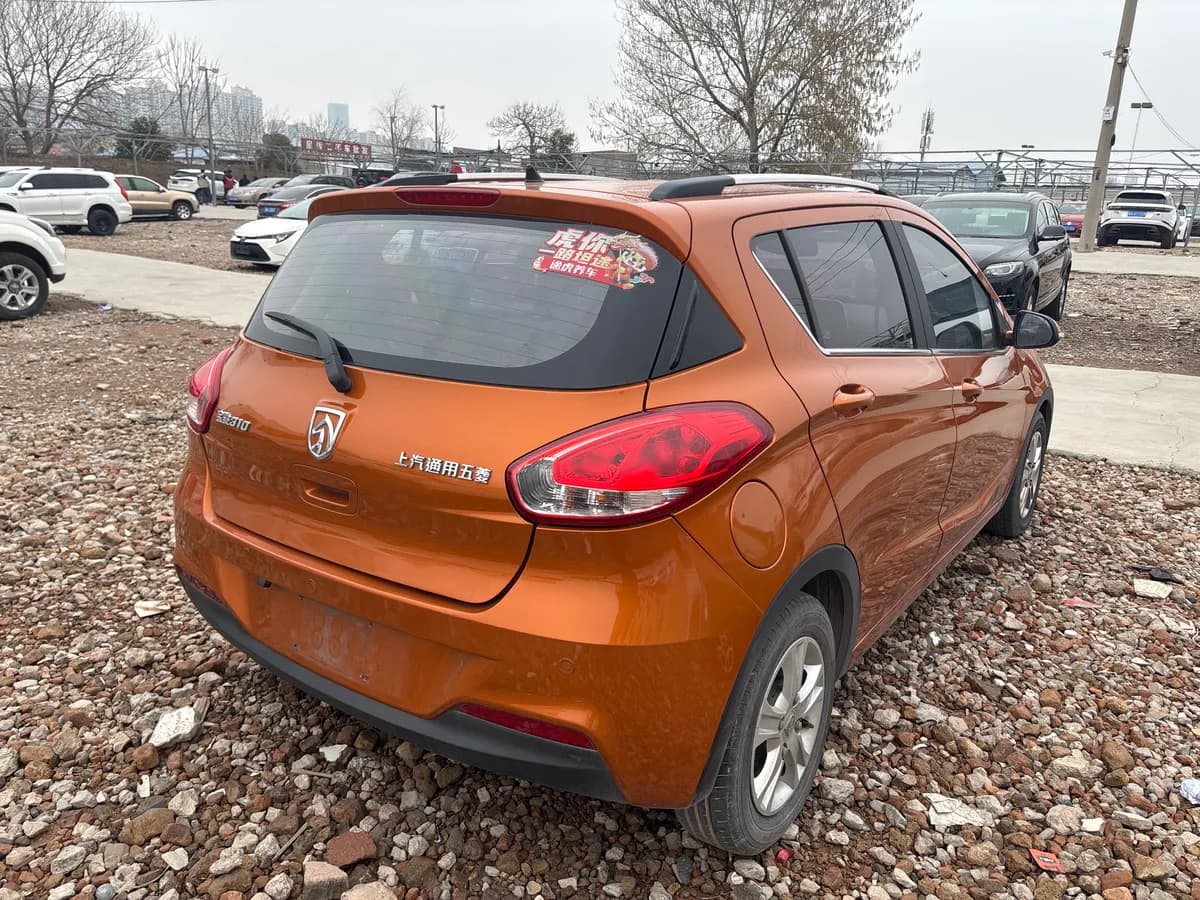 Baojun 310 2016 1.2L 6