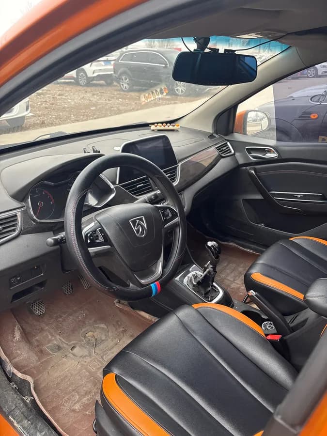 Baojun 310 2016 1.2L 8