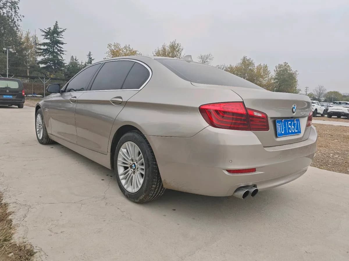 BMW 5 2014 525Li 7
