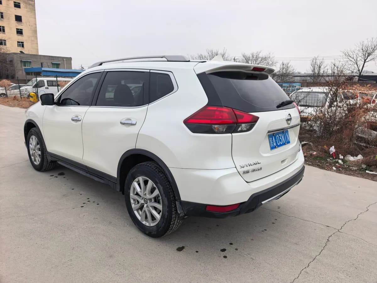 Nissan 2019 2.0L CVT 2WD 8