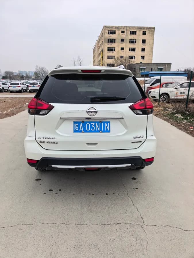 Nissan 2019 2.0L CVT 2WD 9