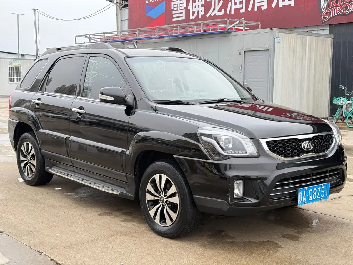 Kia 2013 2.0L GL 3