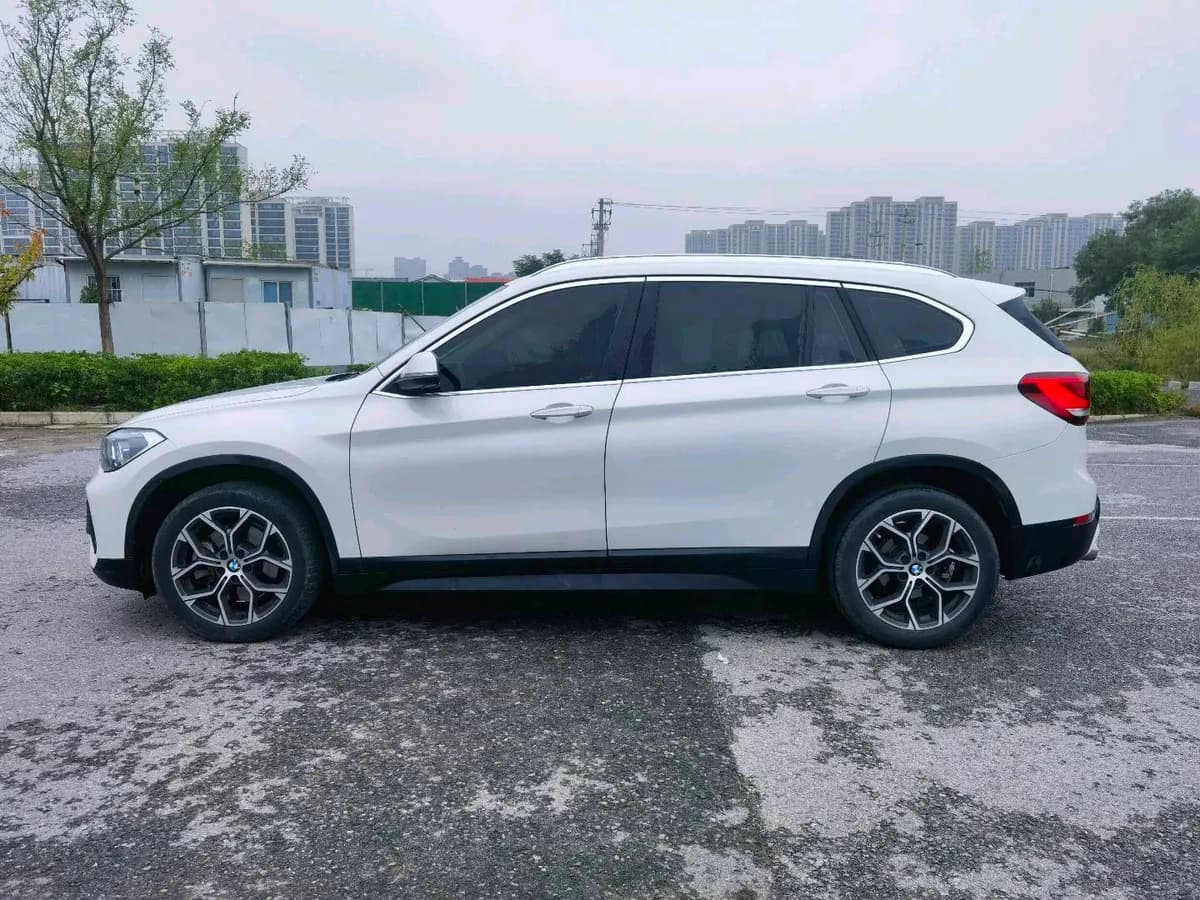 BMW X1 2022 sDrive25Li 3